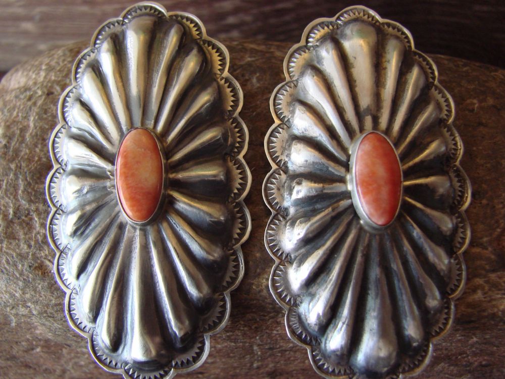 Details about   Native American Sterling Silver Spiny Oyster Concho Post Earrings by Yazzie 